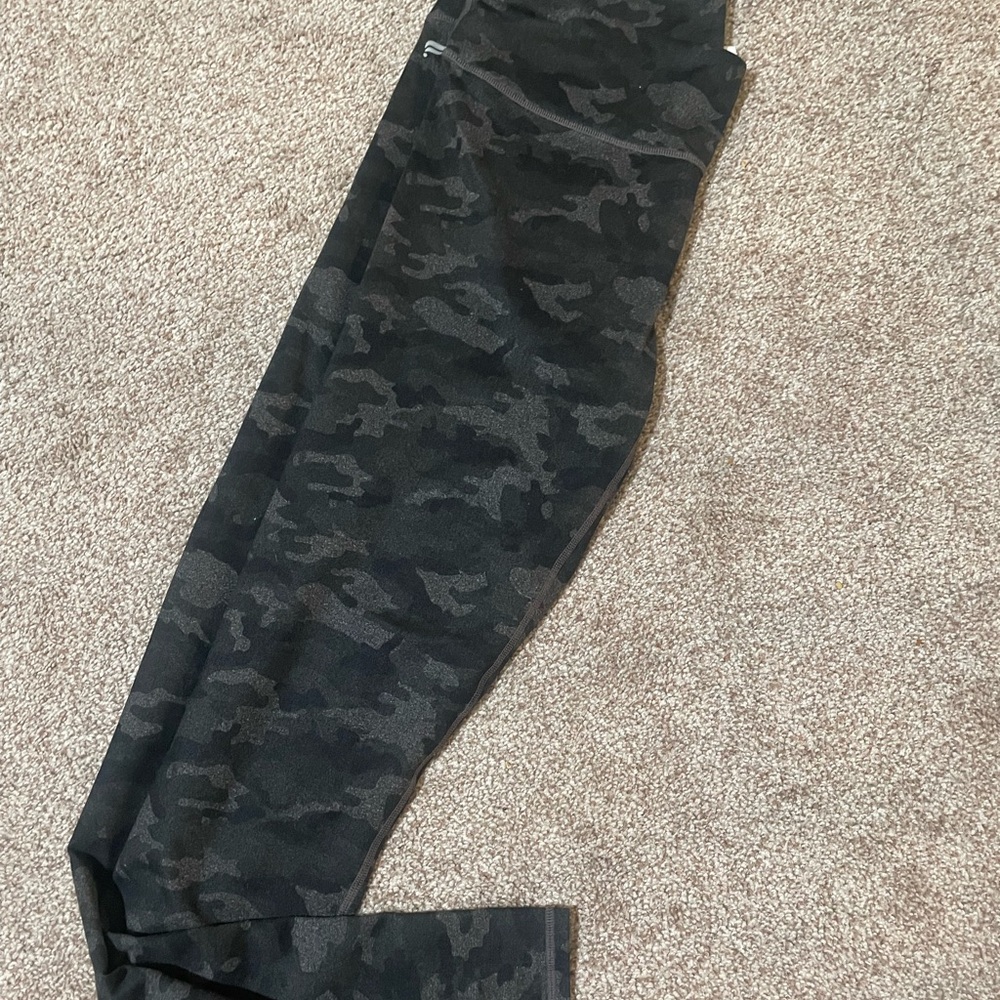 Fabletics leggings. Camo. Size medium.
